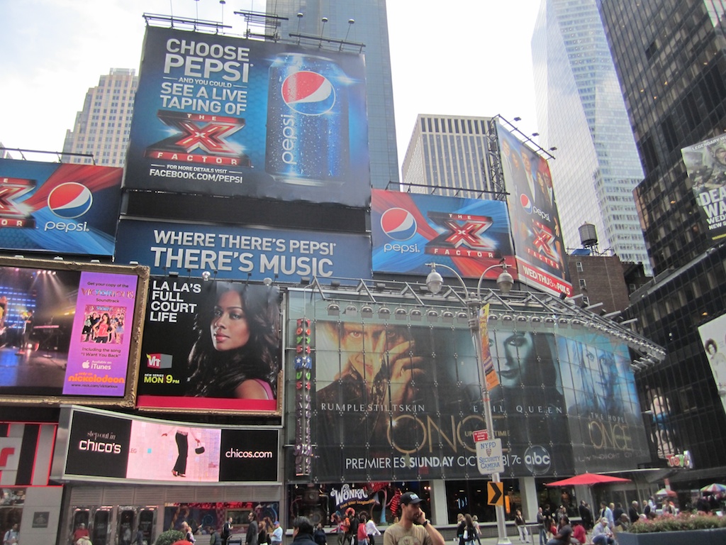 Forever21 Times Square Billboard on Vimeo